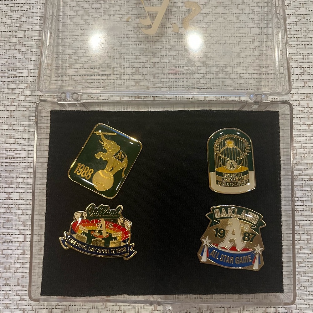 Oakland Athletics vintage Commemorative Pin Set